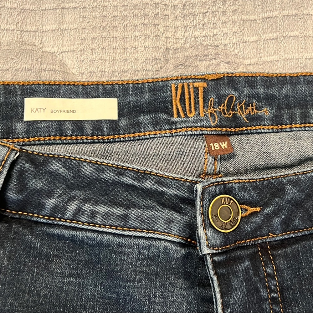 Kut from the Kloth Blue Boyfriend Jeans Classic Denim